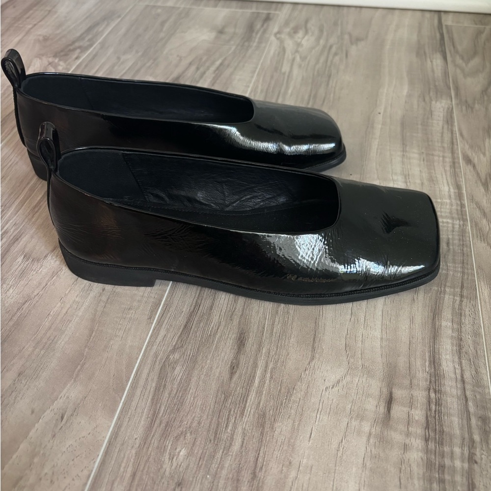 Elegant Black Leather Flats